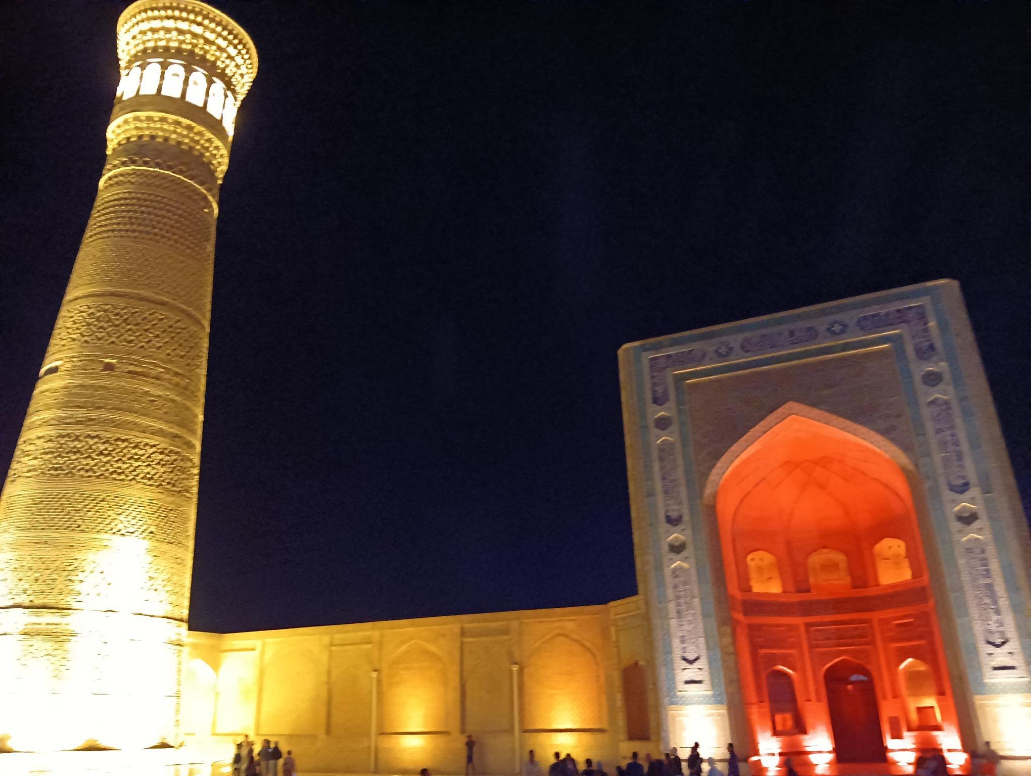 カラーン・モスク、カラーン・ミナレットブハラ