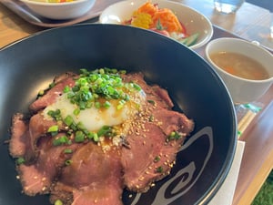 ローストビーフ丼