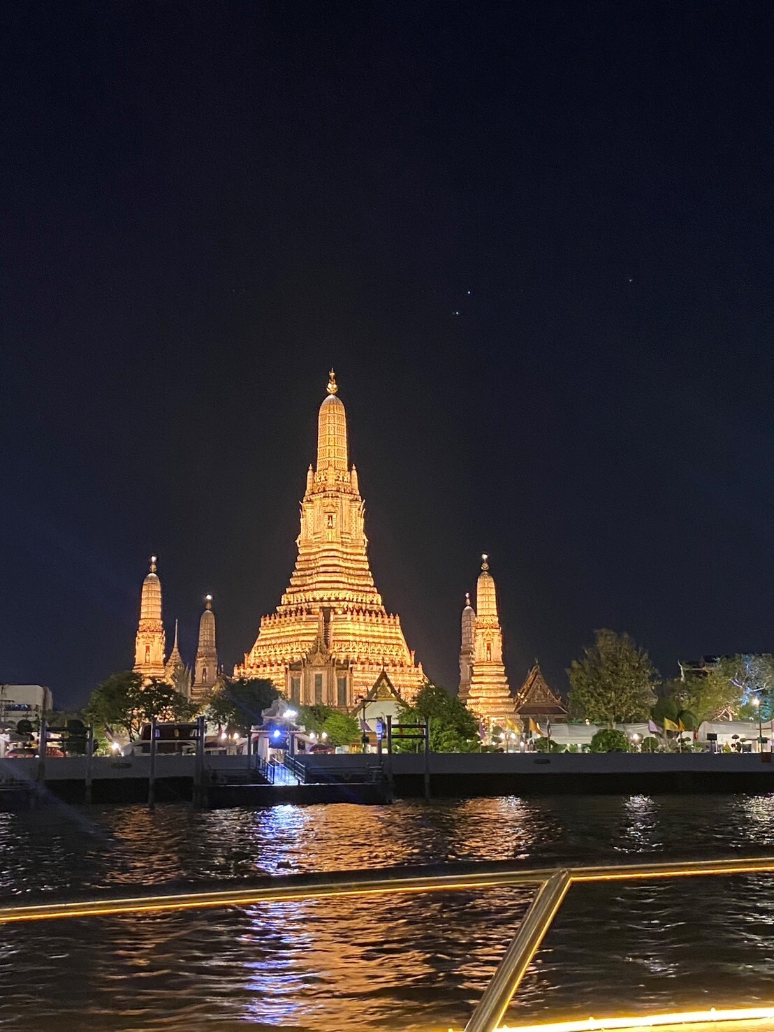 ワットアルン夜景