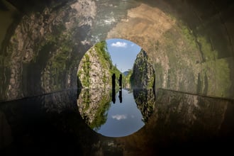 清津峡渓谷トンネルクレジットマ・ヤンソン  MADアーキテクツTunnel of Light大地の芸術祭作品
