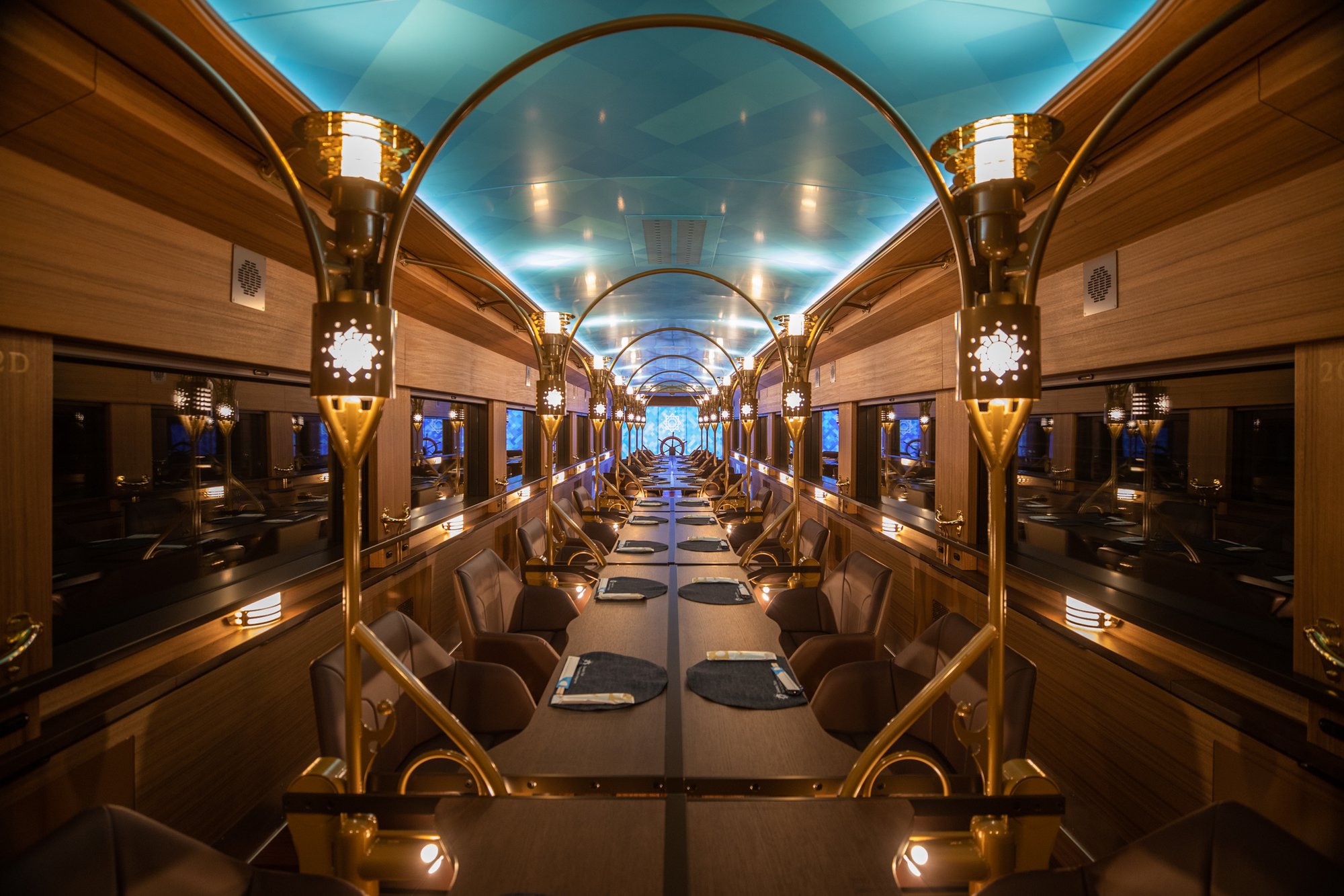 N02601  時代の夜明け1号車