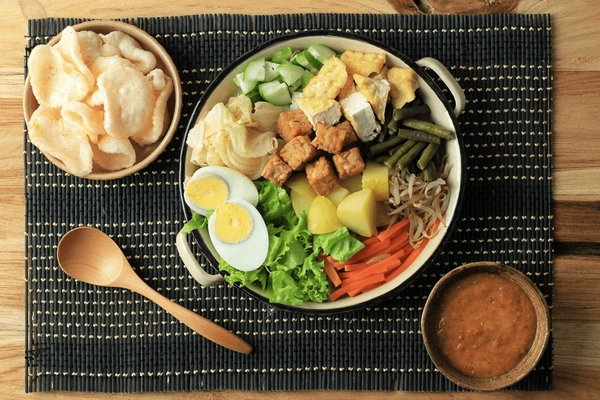 gado-indonesian-mix-salad-boiled-600nw-2051915264