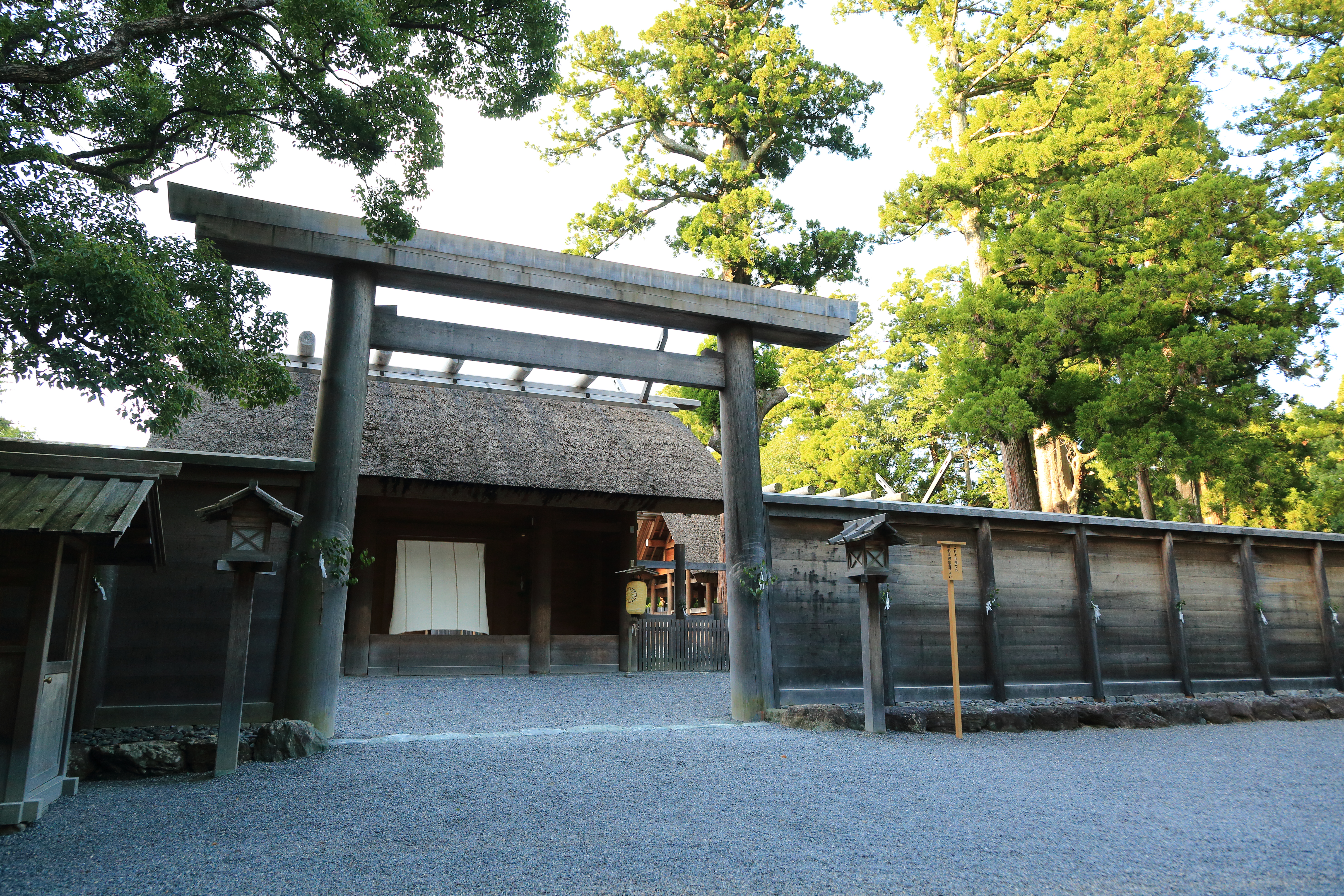 【未開封】伊勢神宮　神棚　おやしろ　洋風 伊勢神宮 やしろ 超希少 伊勢神宮の杉から生まれる 置ける神棚