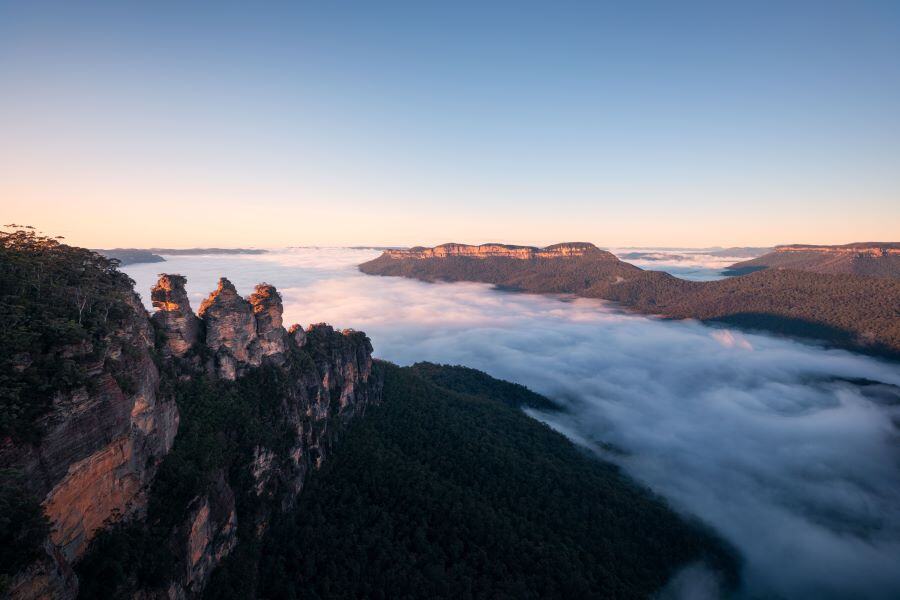 エコーポイントからのスリーシスターズ_ブルーマウンテンズ_Tourism Australia