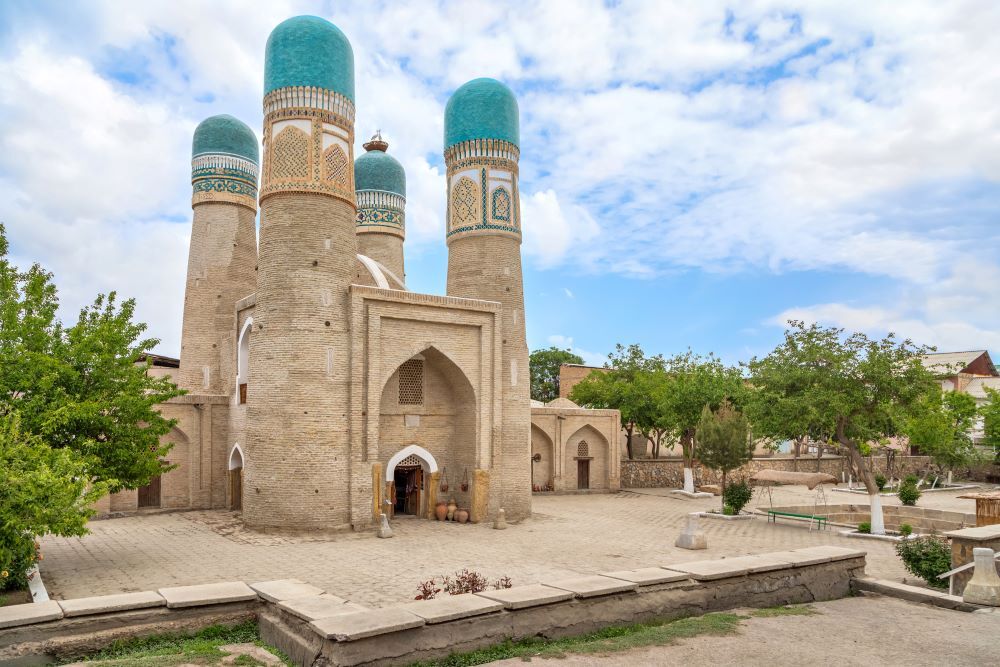 チョルミナルpixta_42487747_Chor Minor mosque in Bukhara