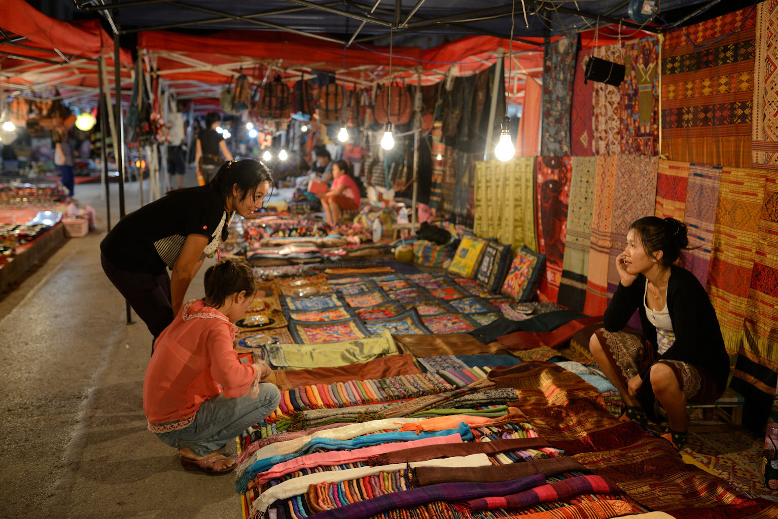 ナイトマーケットラオス