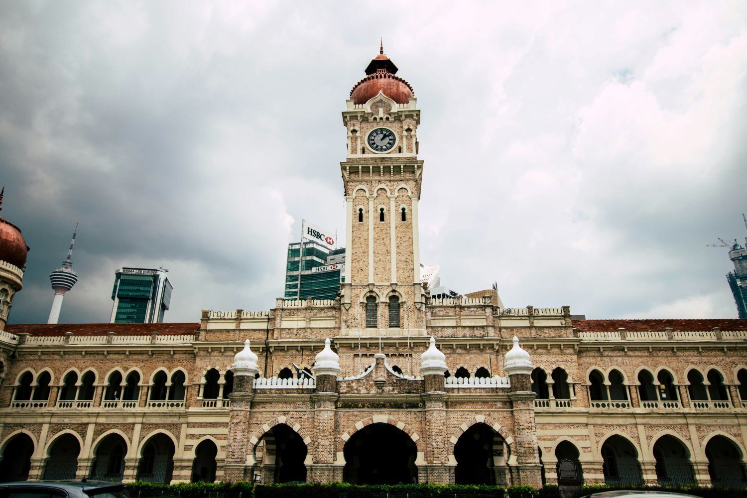 ムルデカ広場クアラルンプールスルタン・アブドゥル・サマド・ビルeugene-production-unsplash