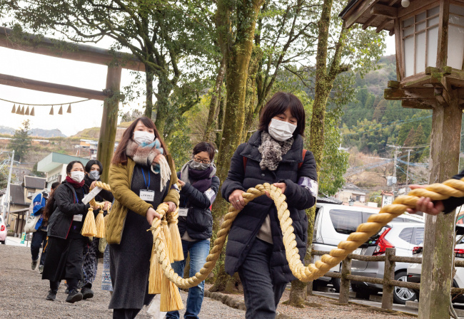 旧注連縄迎え入れ