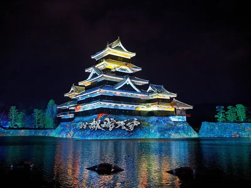 matsumoto-castle-projection-mapping-small-1