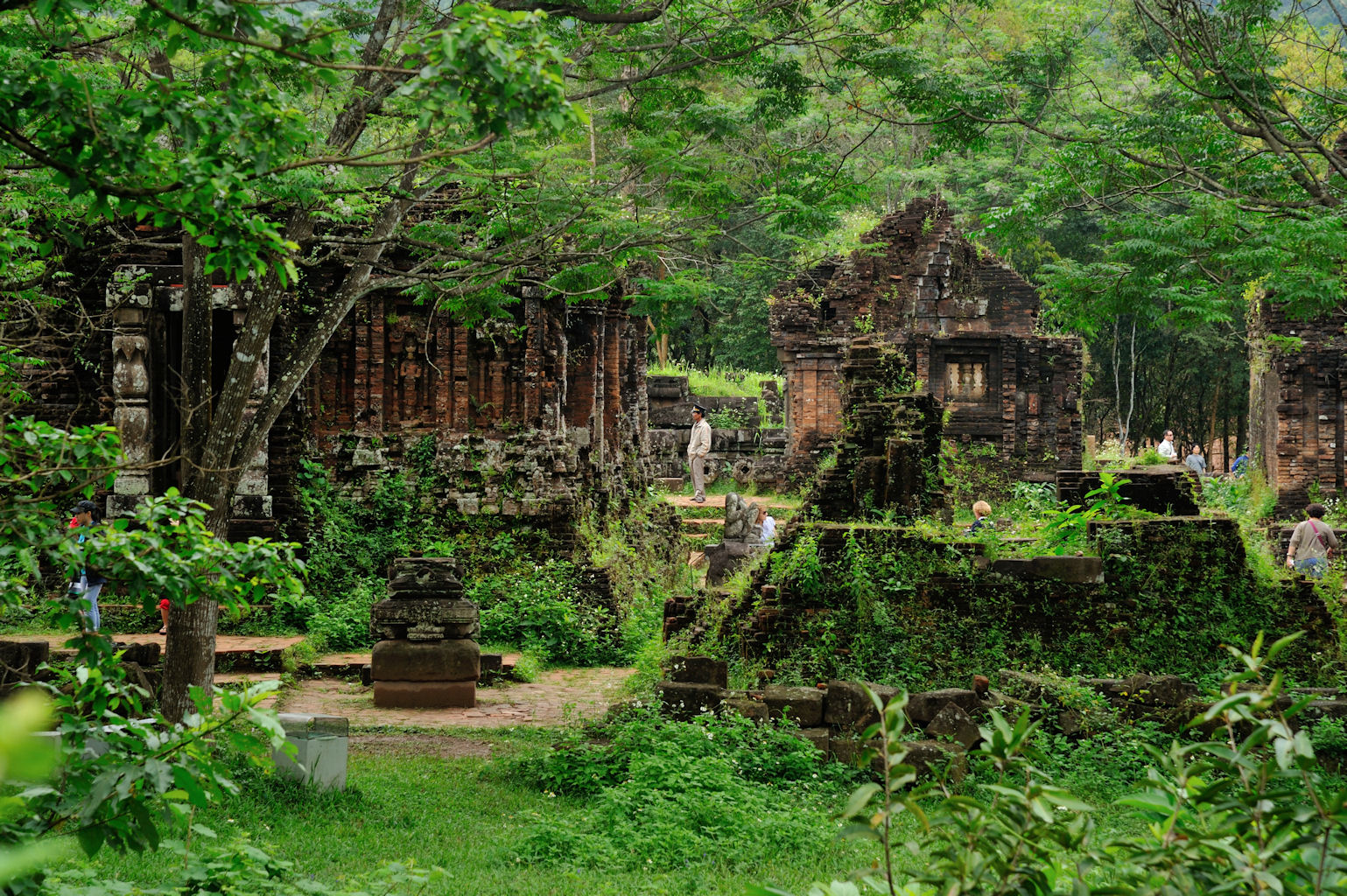 長野県内発】ランタン灯る『ホイアン』、古都『フエ』、幻のチャンパ